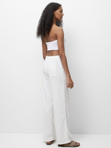 Largi Pantaloni de la Pull&Bear pe alb
