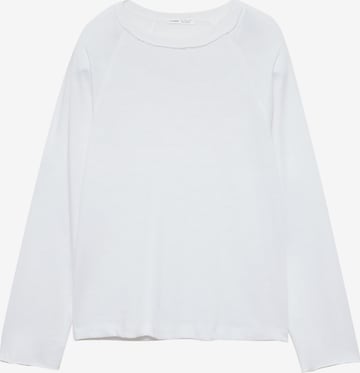 Pull&Bear Shirt in White: front