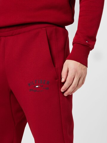 TOMMY HILFIGER Tapered Hose in Rot