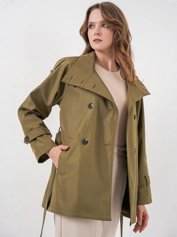 Manteau mi-saison 'Trenchcoats' Bigdart en vert : devant