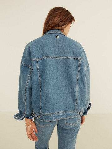 ABOUT YOU x Sofia Tsakiridou Between-Season Jacket 'Amelia' in Blue