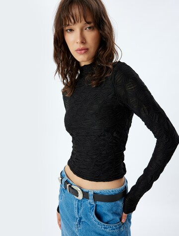 Koton T-shirt in Schwarz