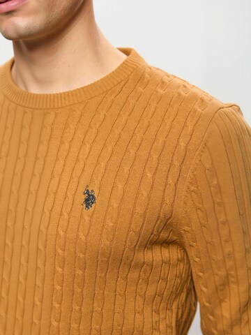 U.S. POLO ASSN. Sweter ' UMMads ' w kolorze brązowy