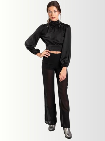 THE-ARE - Blusa em preto