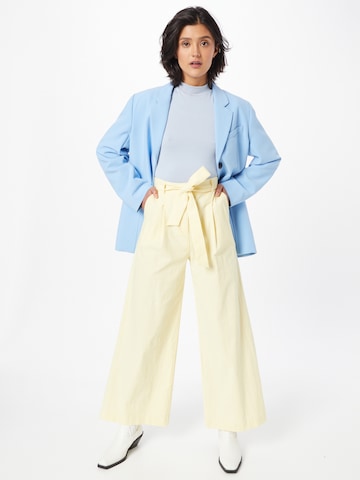 FRNCH PARIS Wide leg Pleat-Front Pants 'Parvedy' in Yellow