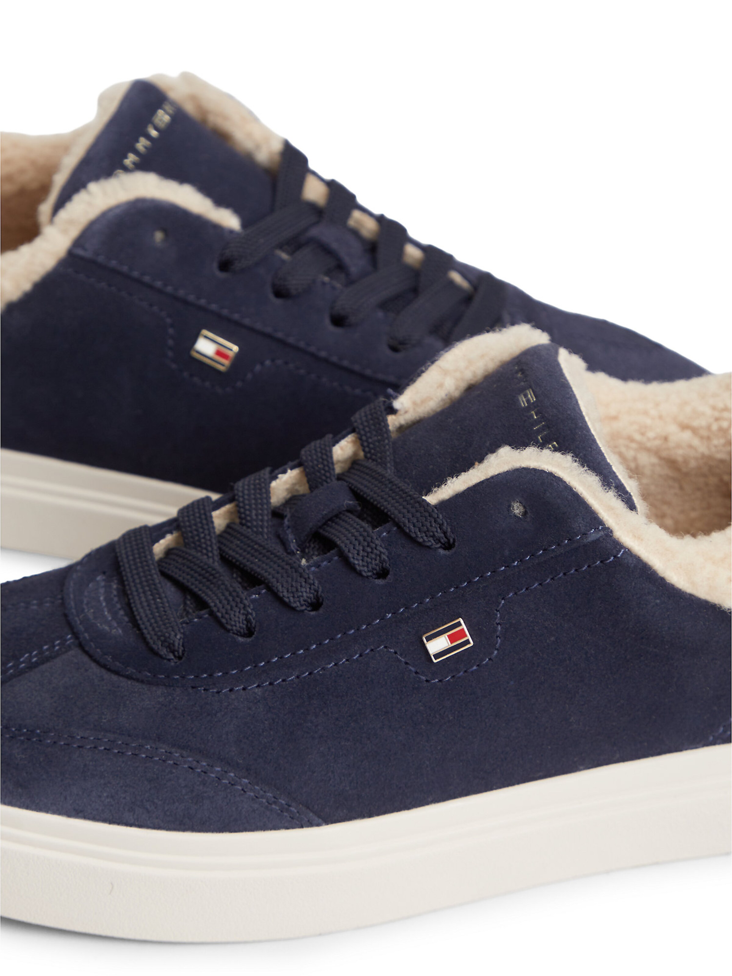 TOMMY HILFIGER Sneaker in Blau