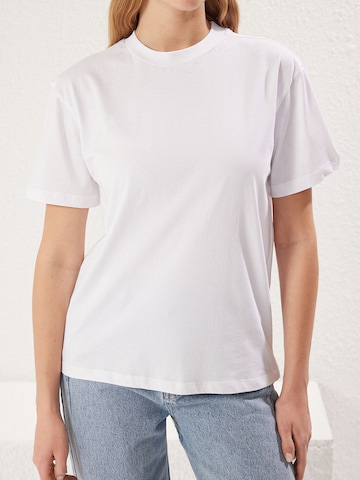 T-shirt Trendyol en blanc