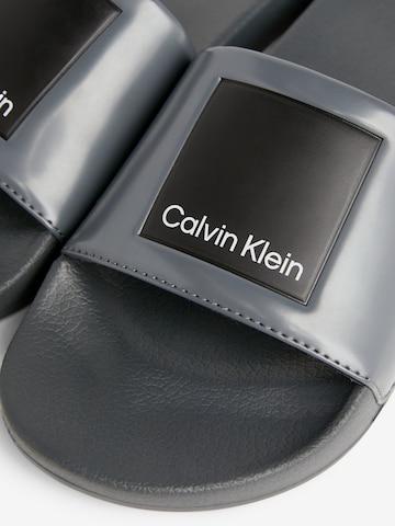 Calvin Klein Pantolette in Grau