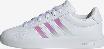 ADIDAS SPORTSWEAR Tennarit 'Grand Court 3.0' värissä valkoinen: etupuoli