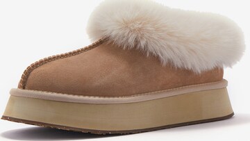 Australia Luxe Collective - Sapato Slip-on em bege: frente