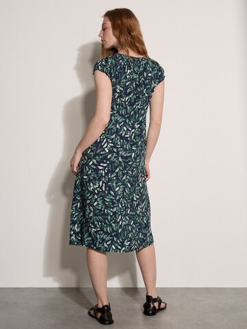 Apricot Kleid in Blau
