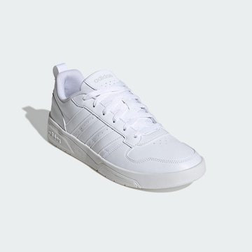 ADIDAS SPORTSWEAR - Sapatilhas baixas 'COURTWAVE' em branco