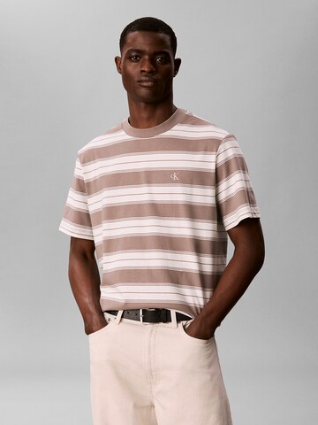 Calvin Klein Jeans T-Shirt in Braun: Vorderseite