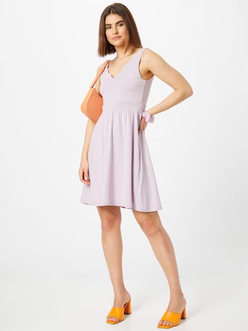 ABOUT YOU Letnia sukienka 'Frauke' w kolorze fioletowy