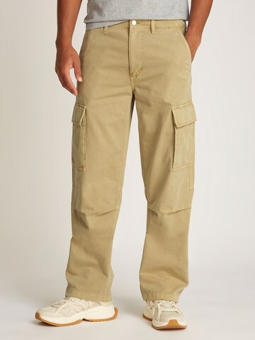 Tommy Jeans Loose fit Cargo trousers 'JAIMIE' in Beige: front