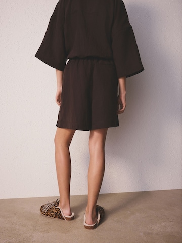 regular Pantaloni con pieghe di Next in marrone