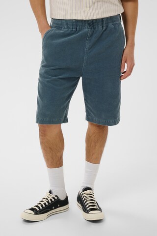 Matinique Regular Short 'MAneel 73' in Blau: Vorderseite