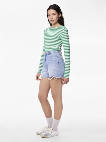 PIECES Regular Shorts 'SUMMER' in Blau