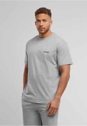 T-Shirt 'Core' MT Upscale en gris : devant