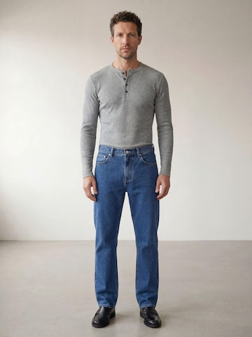ARMIE Shirt 'The Peter' in Grijs: voorkant