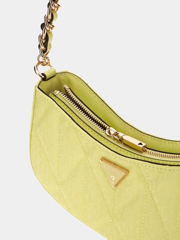 GUESS Schultertasche 'Aldina' in Gelb