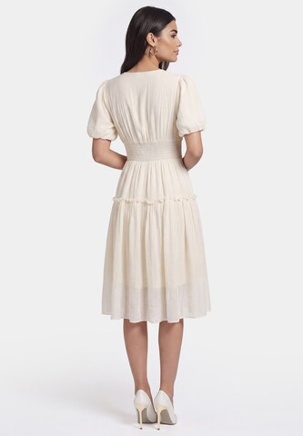 faina - Vestido em bege