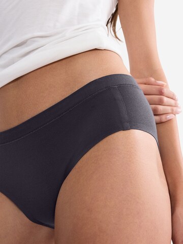 TRIUMPH Slip ' Red Label Smart Natural ' in Grijs