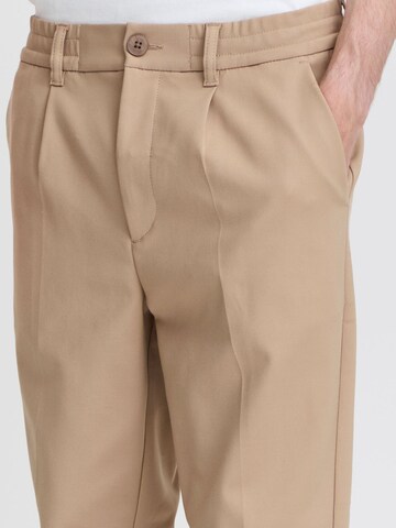 Tapered Pantaloni chino 'Marc' di Casual Friday in beige