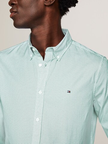 TOMMY HILFIGER - Ajuste estrecho Camisa 'FLEX' en verde