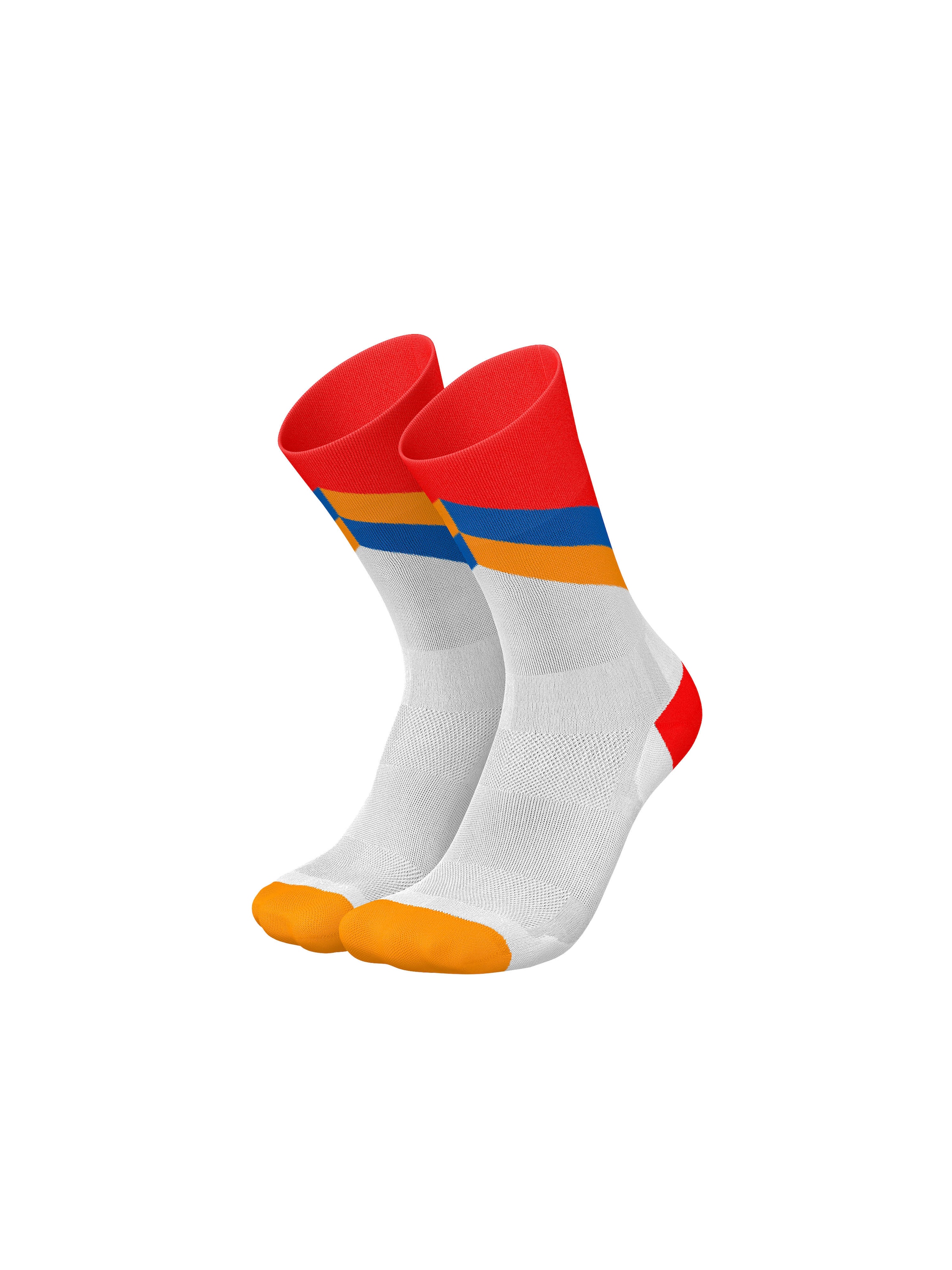 INCYLENCE Athletic Socks 'Apex' in White: front
