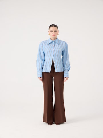 HOLLY LOLLY Flared Pantalon in Bruin
