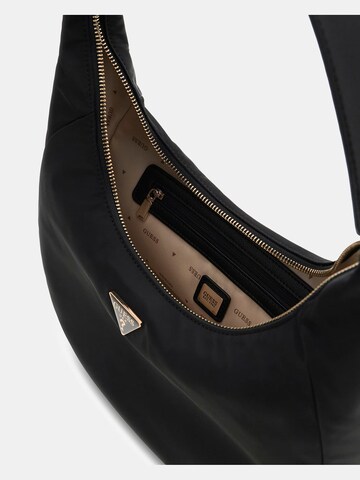 GUESS Schultertasche 'Gemma' in Schwarz