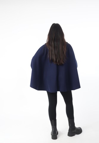 Elara Cape 'Bolero' in Blauw