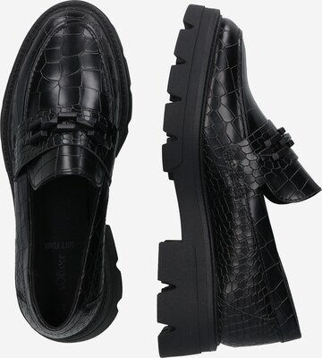 s.Oliver - Sapato Slip-on em preto