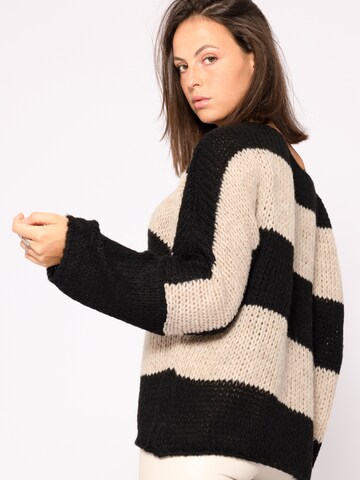 SASSYCLASSY Širok pulover | črna barva