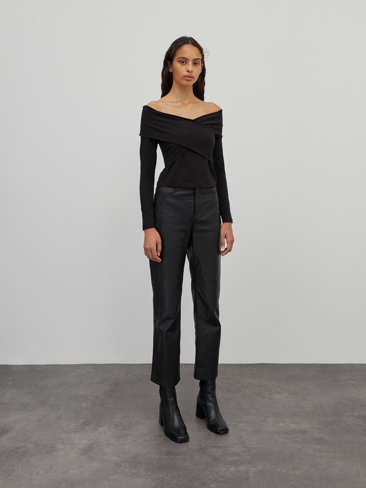 EDITED Produits T-shirt 'Sandra' noir