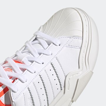 ADIDAS ORIGINALS - Sapatilhas baixas 'Superstar Bonega 2B' em branco