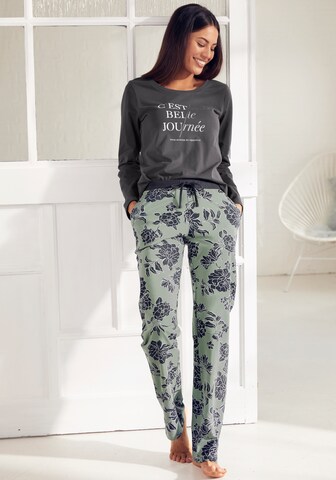VIVANCE Pyjama in Grau: Vorderseite