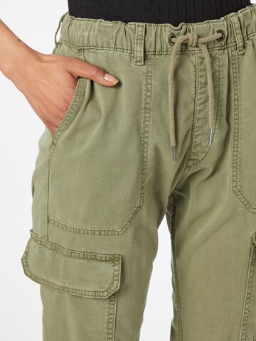 Pepe Jeans - Tapered Pantalón vaquero cargo 'Crusade' en verde