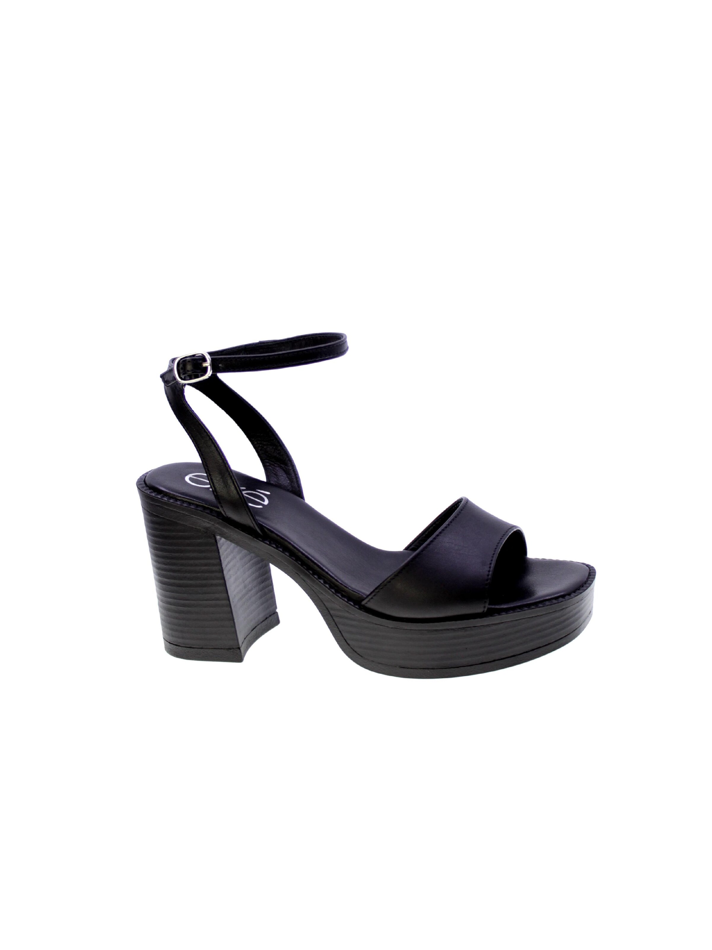 Sandalo di EXE in nero: frontale