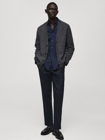 MANGO MAN Regular Pantalon 'Nicco' in Blauw