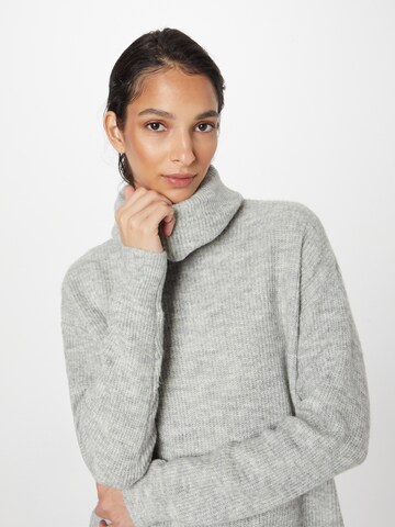 VILA - Jersey en gris