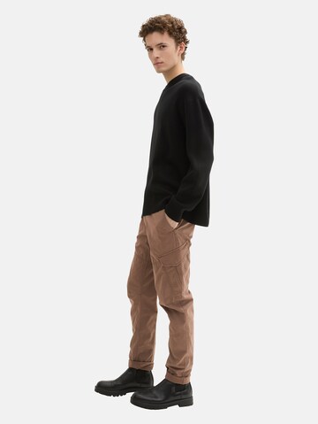 TOM TAILOR DENIM Tapered Cargobroek in Bruin