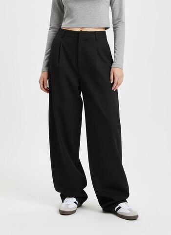 studioselect Wide leg Pleat-Front Pants 'Miriam' in Black: front
