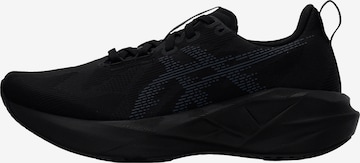 Chaussure de course 'NOVABLAST 5' ASICS en noir : devant