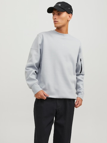 JACK & JONES - Sweatshirt 'Shade' em cinzento: frente