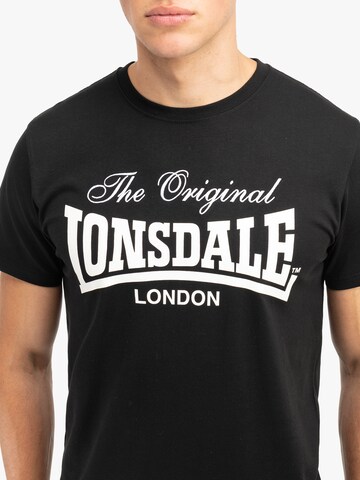 Maglietta ' COLSBROOKE ' di LONSDALE in nero