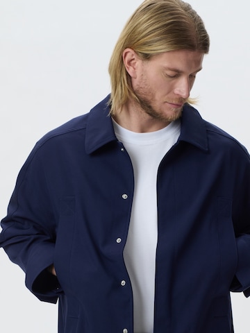 Geacă de primăvară-toamnă de la KARIA by Loris Karius pe albastru