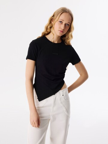 T-shirt Twist en noir : devant