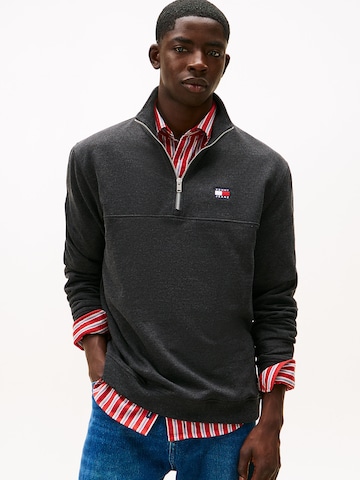 Tommy Jeans Sweatshirt in Schwarz: Vorderseite